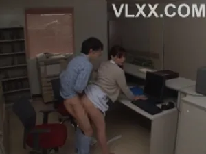 Em nhân viên bất động sản với tuyệt chiêu ký hợp đồng sẽ được đụ em