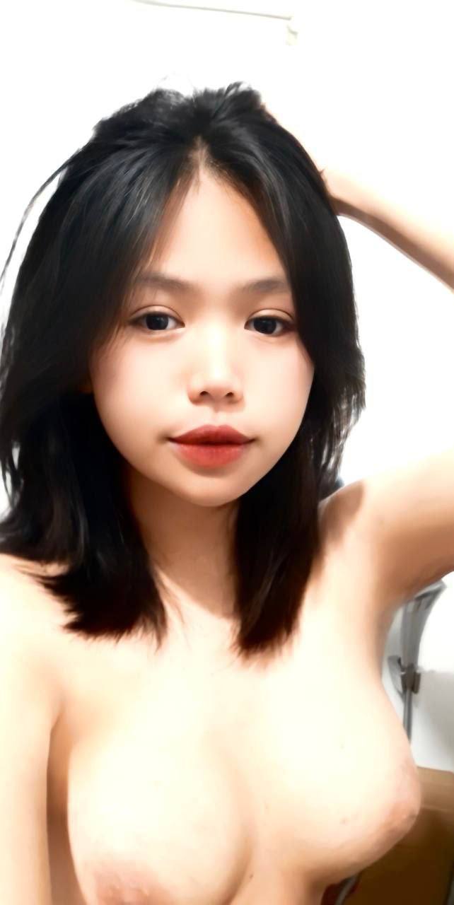 Bắn từng giọt tinh dịch vào người em