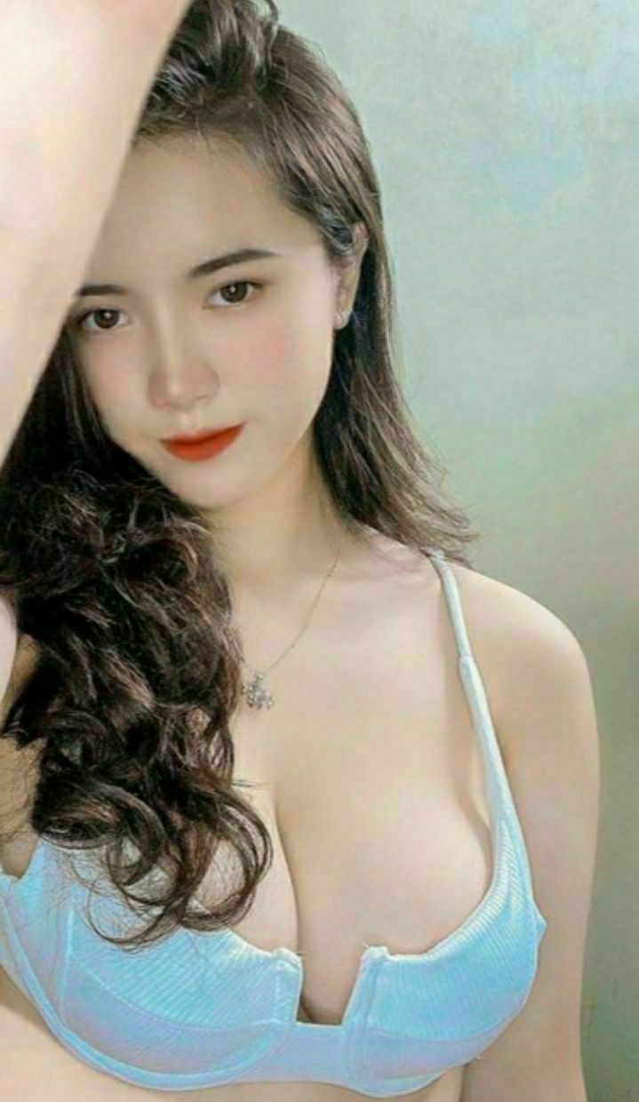 Cậu em trai xxx cô bạn dâm dục của chị gái đến nhà chơi